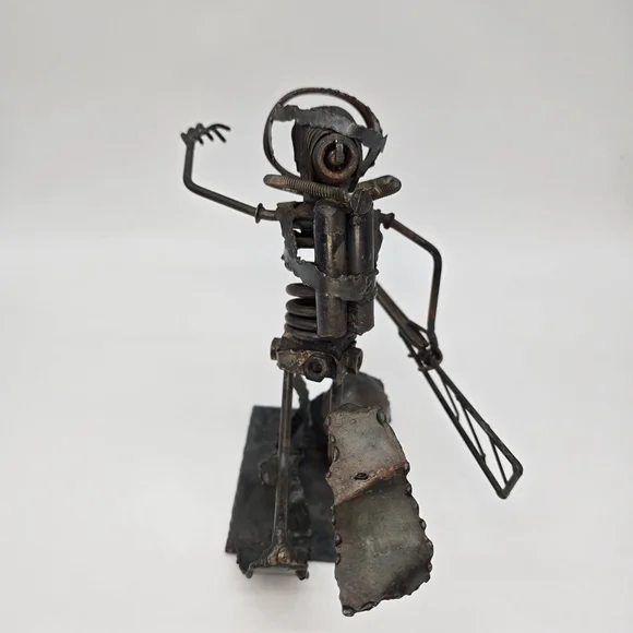 Vintage 1971 K Moore Scrap Metal Diver Sculpture Spear Pearl Signed Art - Picture 7 of 16